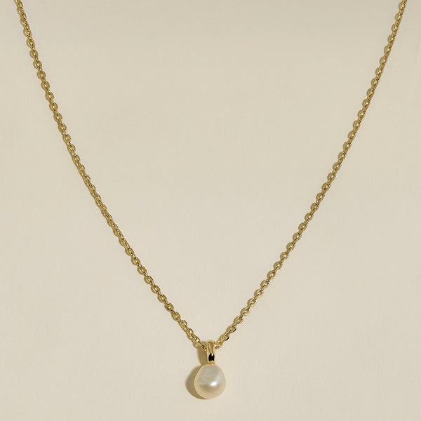 Pearl Pendant Necklace in Gold-Astrid &amp; Miyu