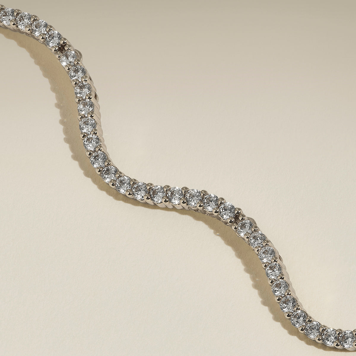 Scalloped Tennis Chain Necklace in Silver-Astrid &amp; Miyu