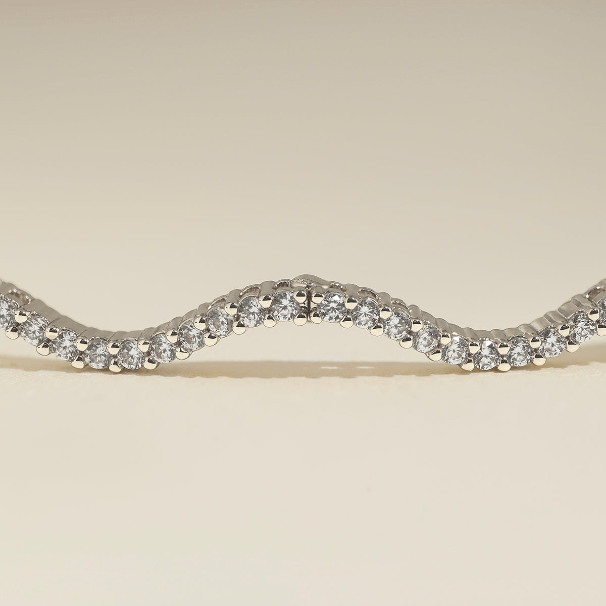 Scalloped Tennis Chain Necklace in Silver-Astrid &amp; Miyu