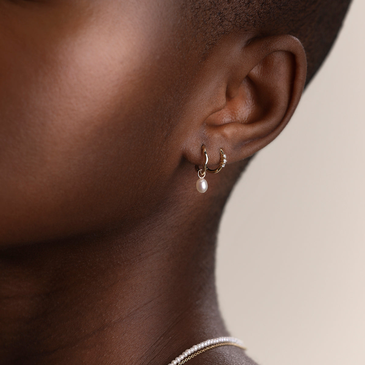Diamond Triology Seamless Piercing Hoop in Solid Gold-Astrid &amp; Miyu
