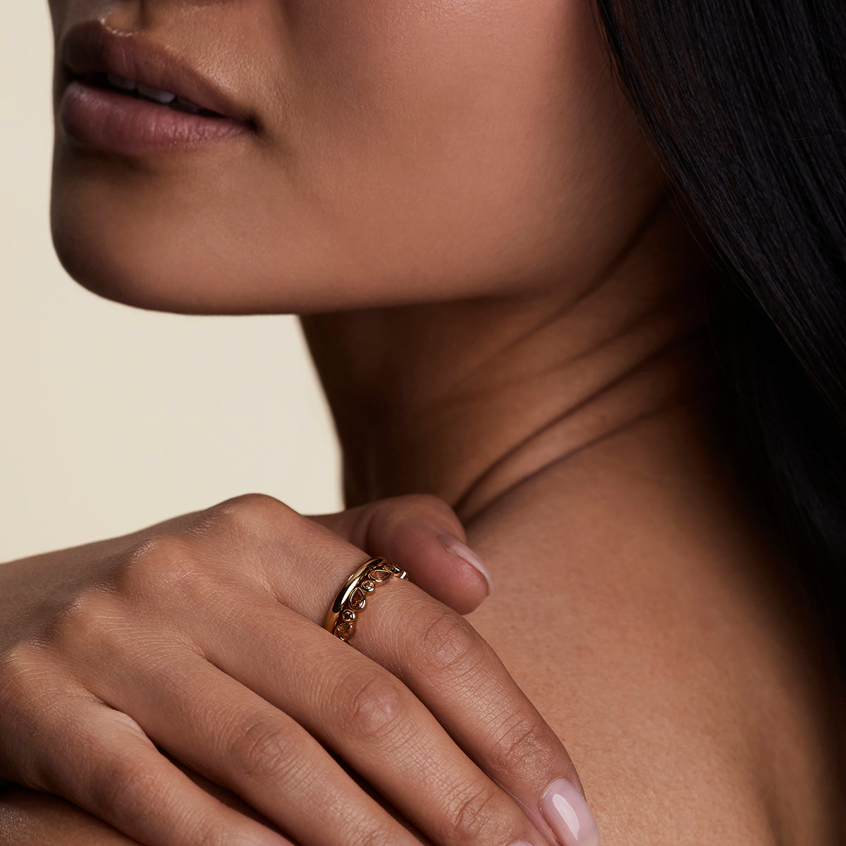 Sunset Pear Band Ring in Gold-Astrid &amp; Miyu