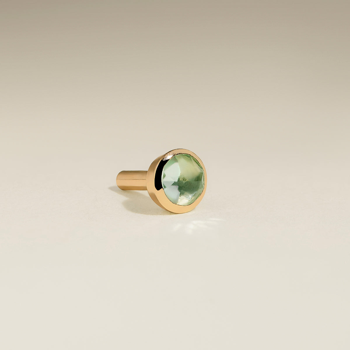 Green Sapphire Stackback™ in Solid Gold-Astrid &amp; Miyu