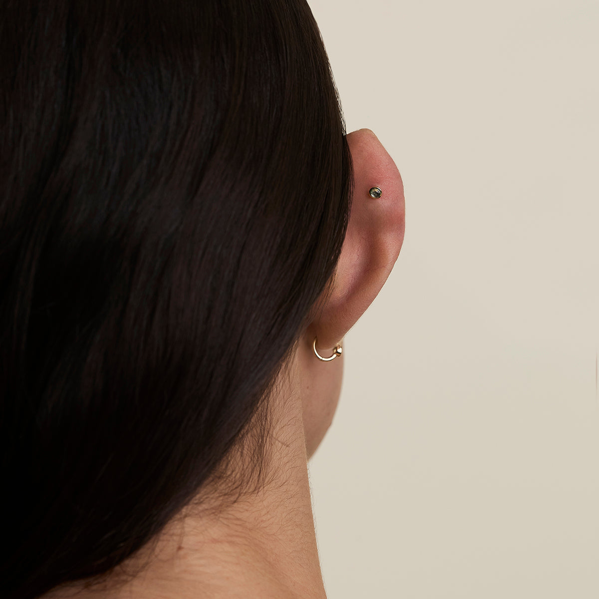 Green Sapphire Stackback™ in Solid Gold-Astrid &amp; Miyu