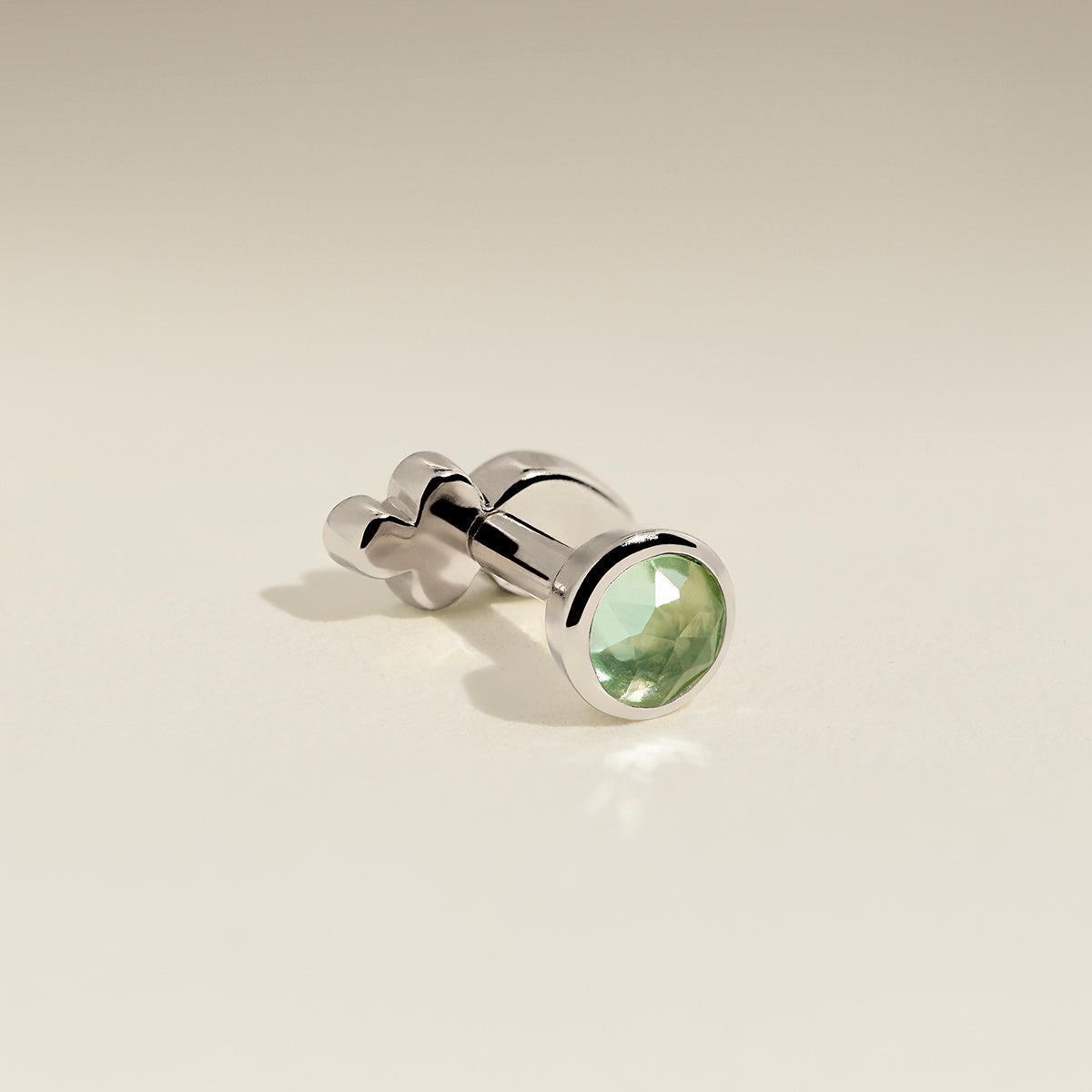 Green Sapphire Stackback™ in Solid White Gold-Astrid &amp; Miyu