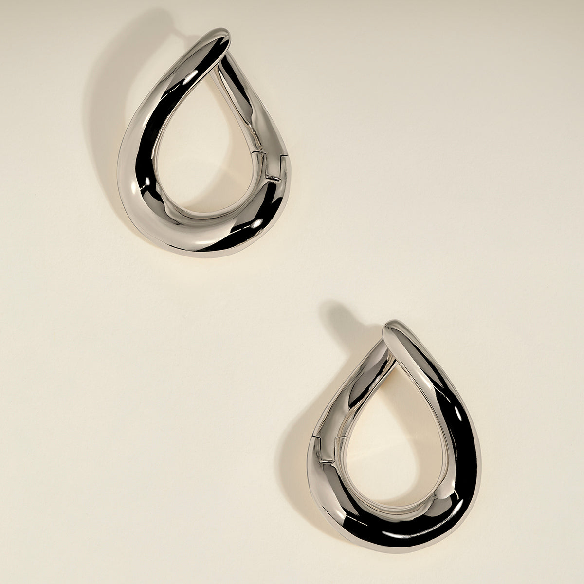 Molten XL Hoops in Silver-Astrid &amp; Miyu