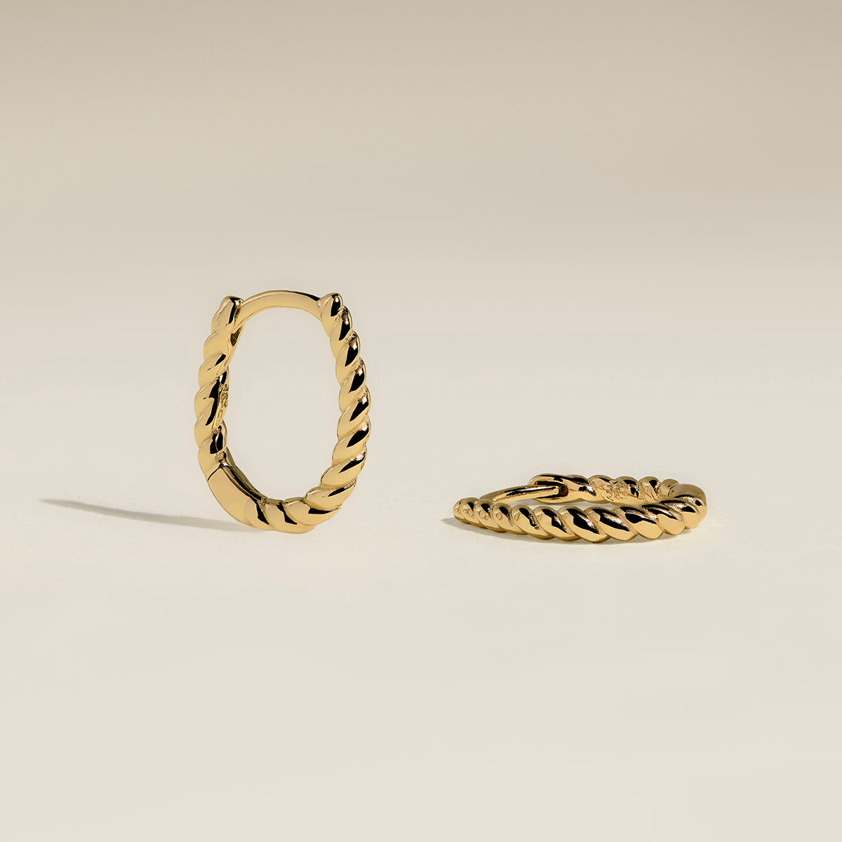 Rope Huggies in Solid Gold-Astrid &amp; Miyu
