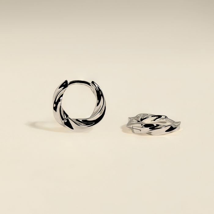 Cosmic Twist Huggies in Silver-Astrid &amp; Miyu