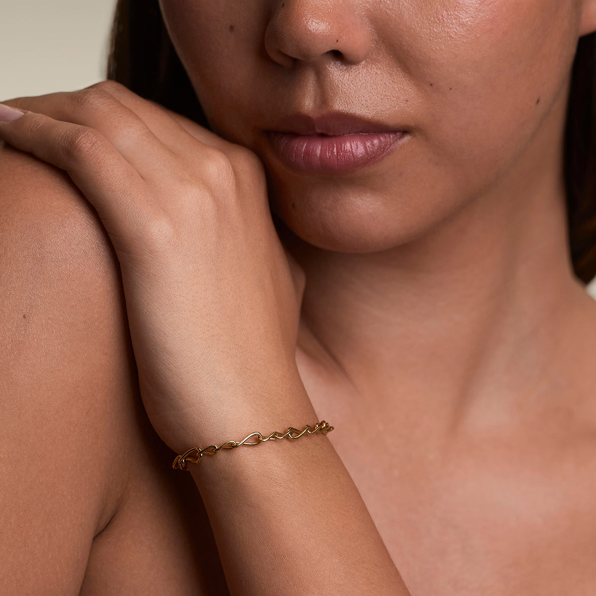 Infinite Slim Chain Bracelet in Gold-Astrid &amp; Miyu