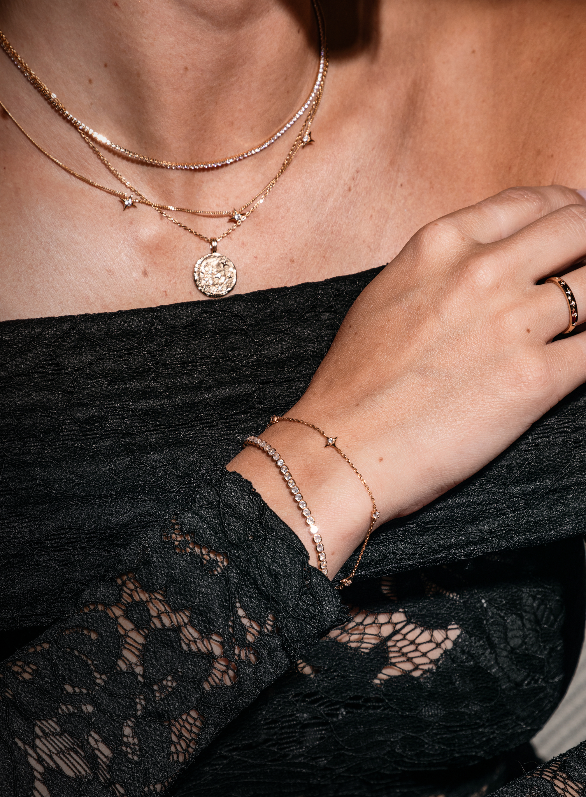 Best_Sellers_Desktop_3574f958-7ab4-48a1-9d96-7d629b4ab76d-Astrid &amp; Miyu