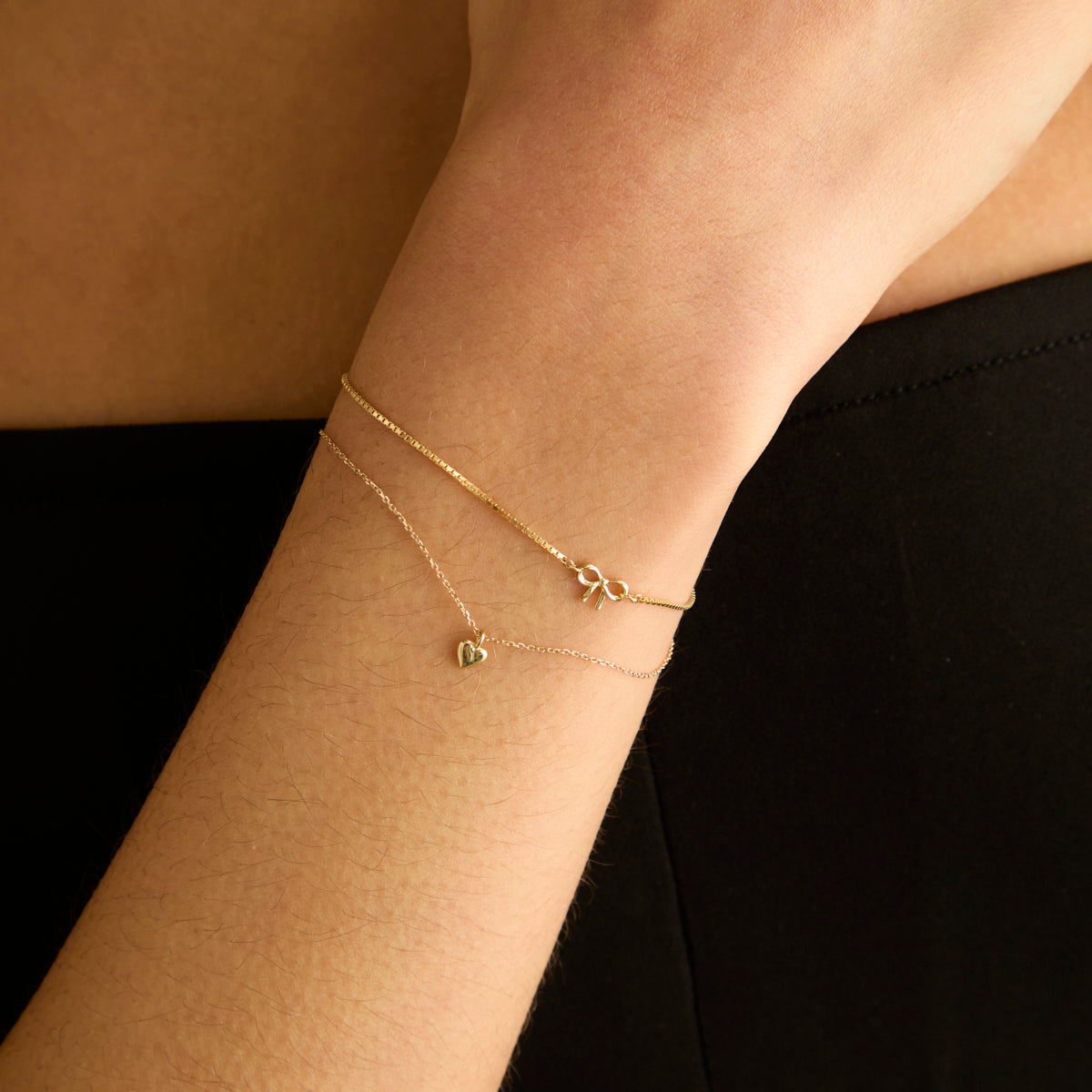 Bracelets - Bow Charm Bracelet in Solid Gold - Charm Bracelet - Astrid &amp; Miyu