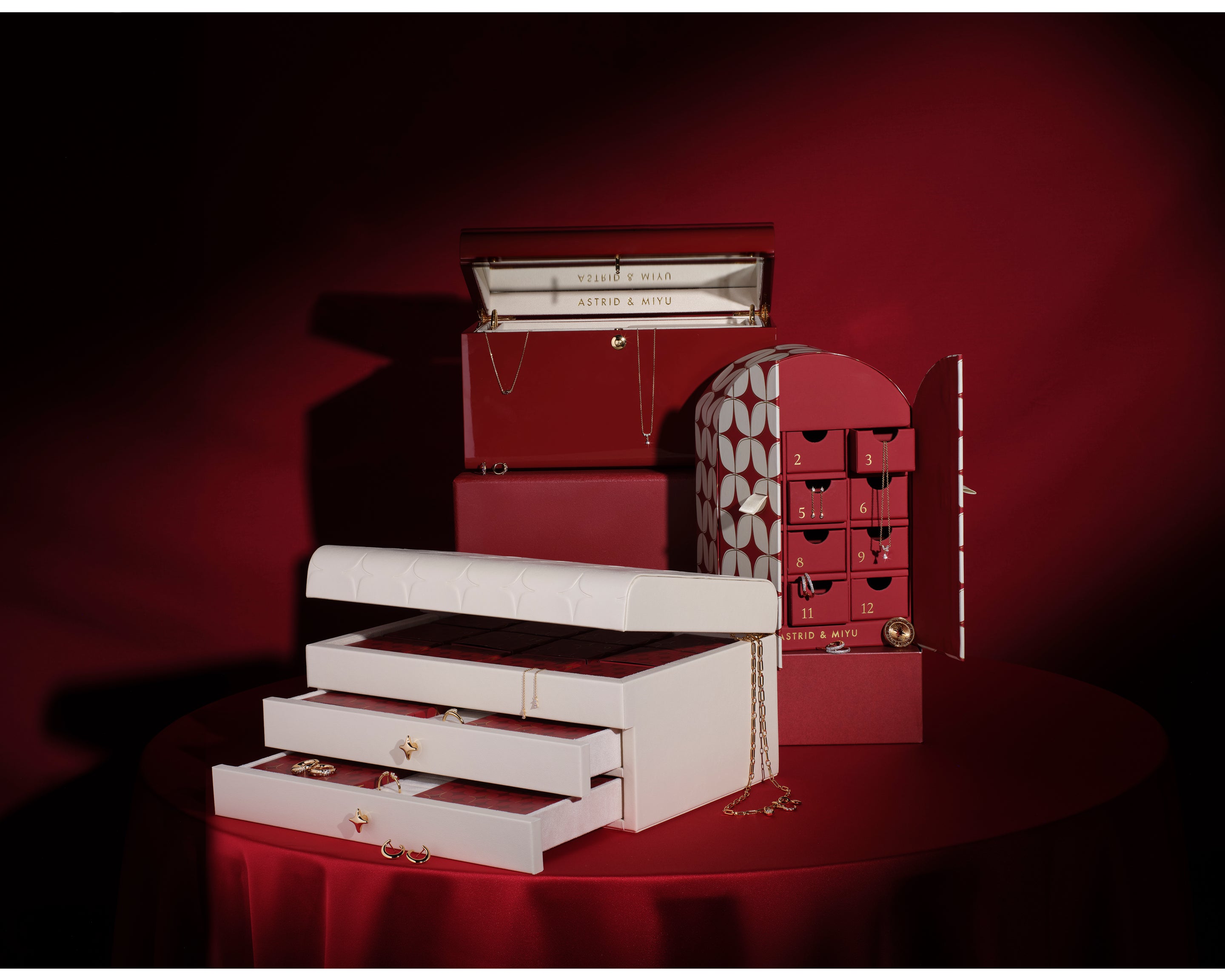 Group_Advent_Product_hero_884d814d-d87e-4047-b07d-c68219a21881-Astrid &amp; Miyu