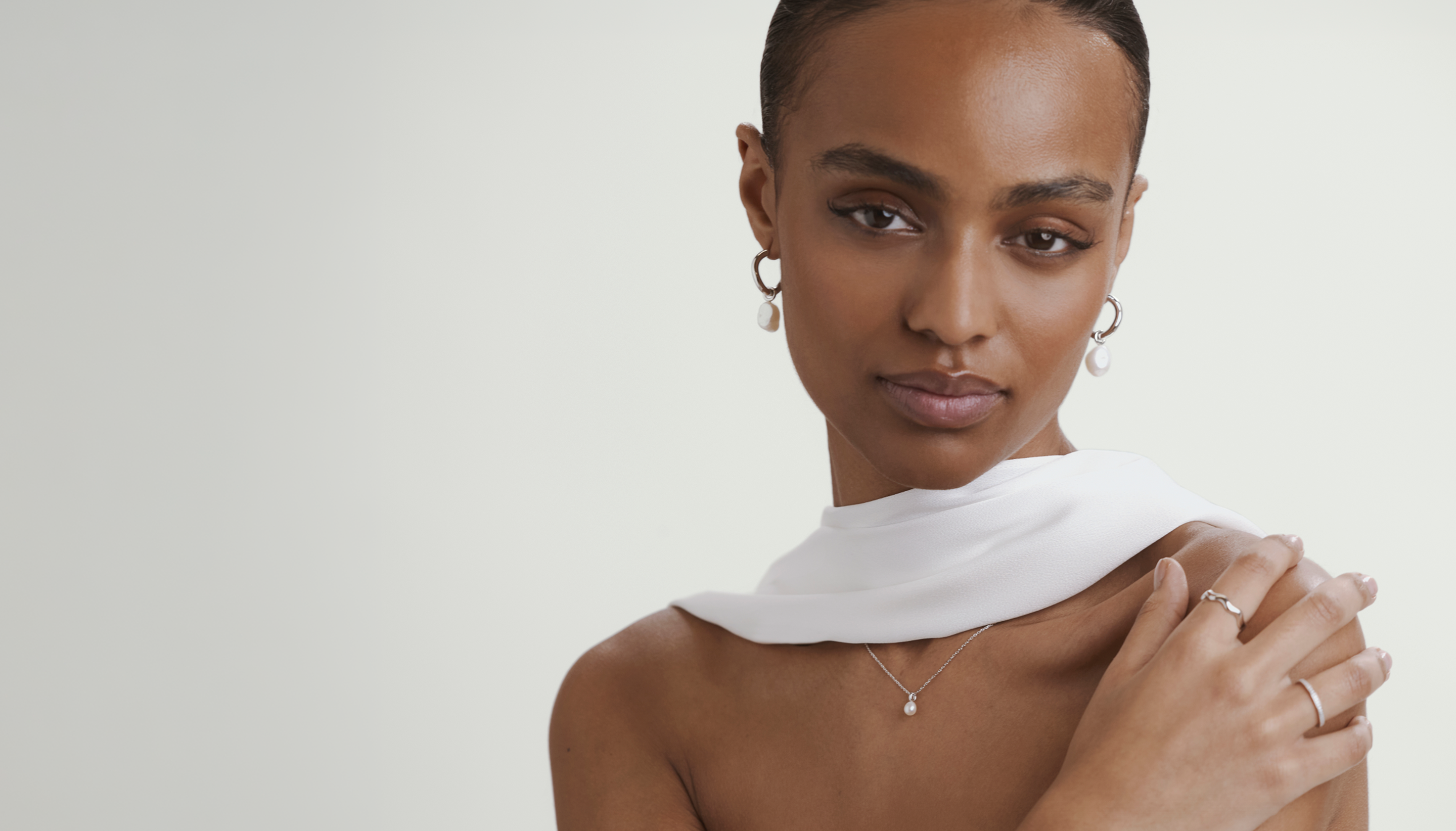 Hero_Desktop_1_994df3cb-0c27-4f93-9145-ec2f9f06298e-Astrid &amp; Miyu