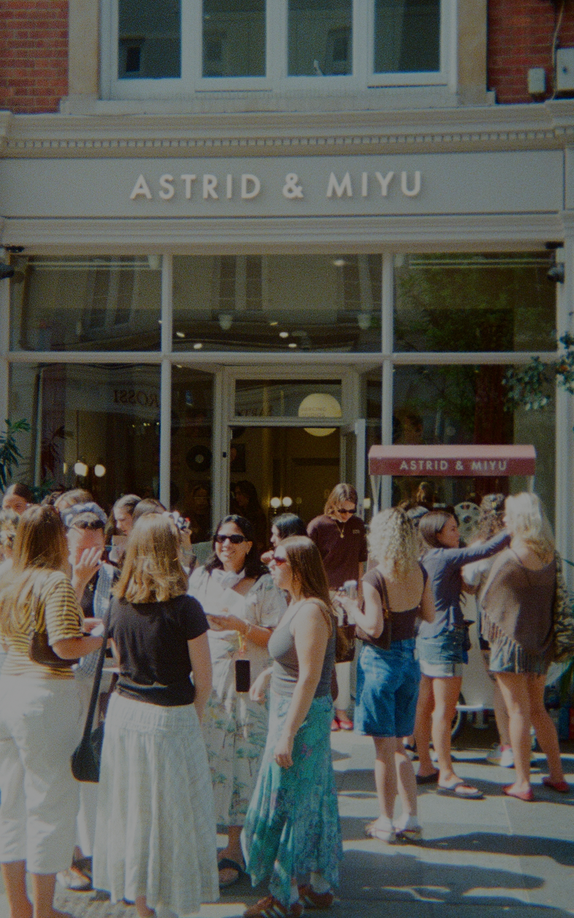 Hero_Mob_copy_in_the_middle-Astrid &amp; Miyu