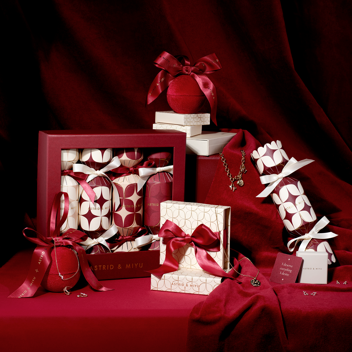 Hot_Spot_Mob_1_a5ed0ffa-0fb5-4579-9917-41d274146969-Astrid &amp; Miyu