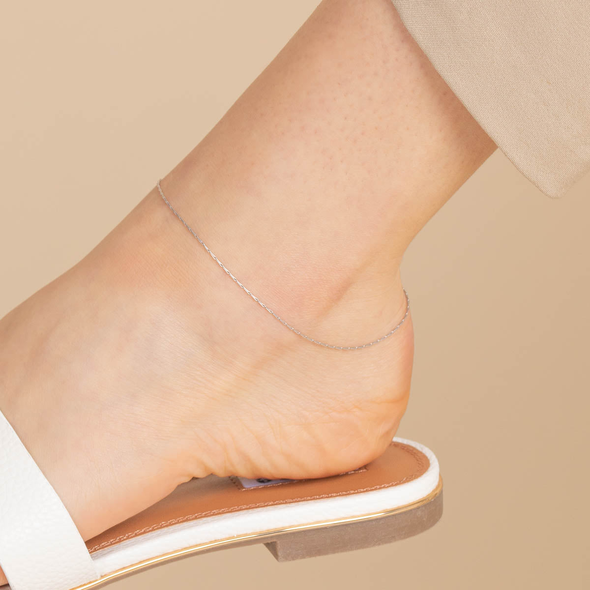 Marylebone Story Chain Anklet in Solid White Gold-Astrid &amp; Miyu