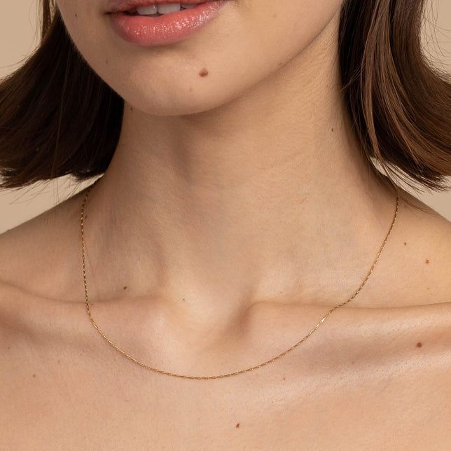 Gold Necklaces - Marylebone Chain Necklace in Solid Gold - - Astrid &amp; Miyu