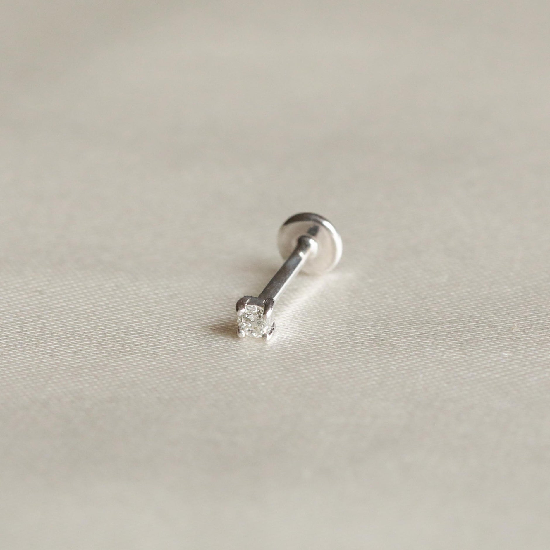 April White Topaz - Solid White Gold Topaz Piercing Stud - Piercing Stud - Astrid &amp; Miyu