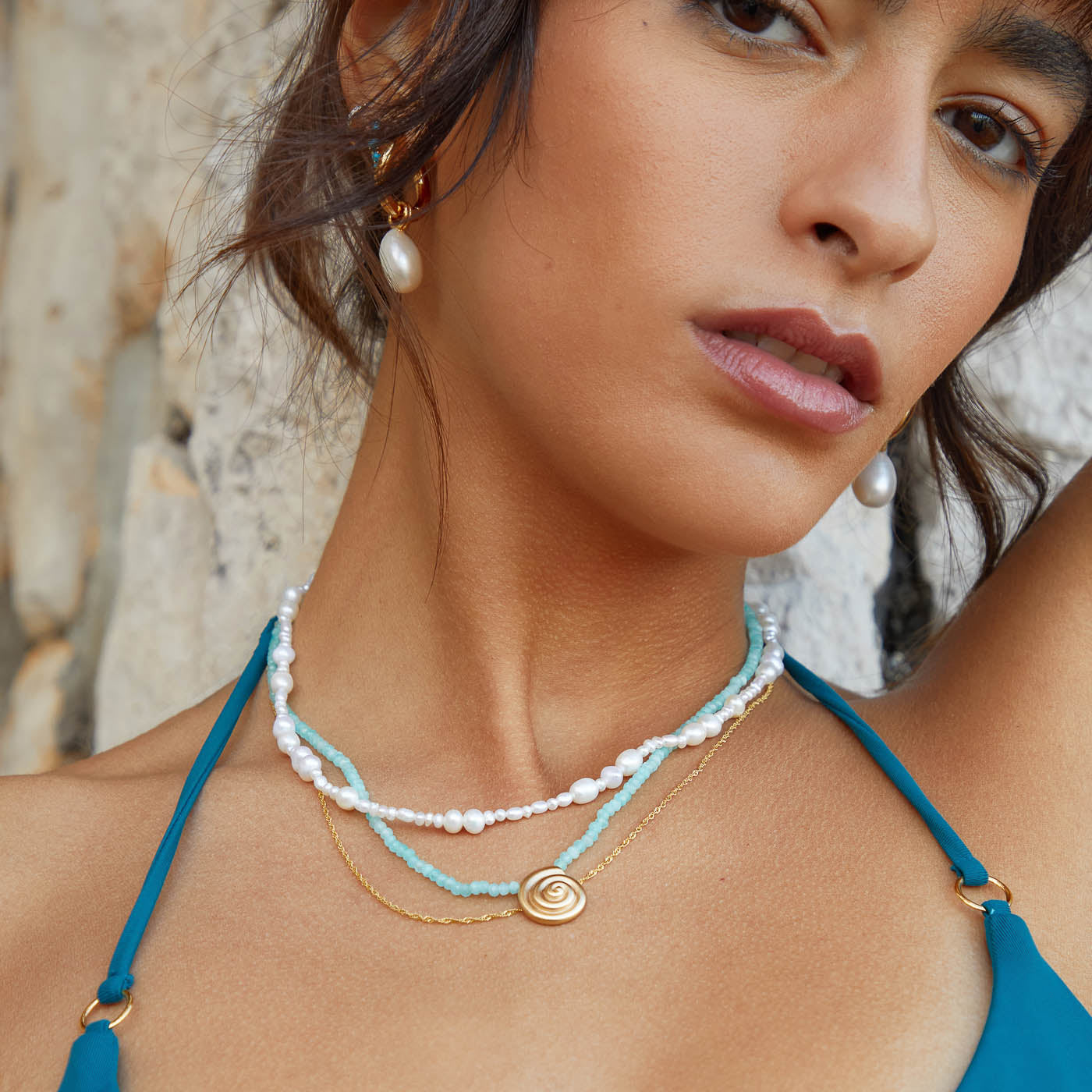18k Gold Plated Jewellery - Amazonite Shell Pendant Necklace in Gold - Pendant Necklace - Astrid &amp; Miyu