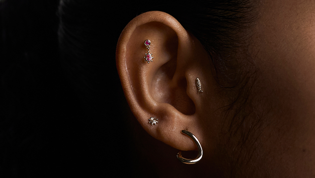 Q2_PB_26_Piercing_Educational_Announcement_Bar-Astrid &amp; Miyu