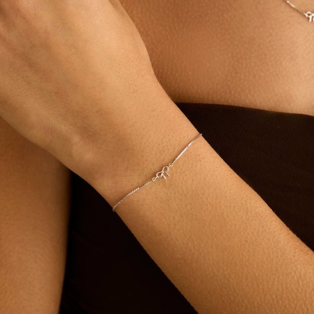 Bracelets - Bow Charm Bracelet in Solid White Gold - Charm Bracelet - Astrid & Miyu