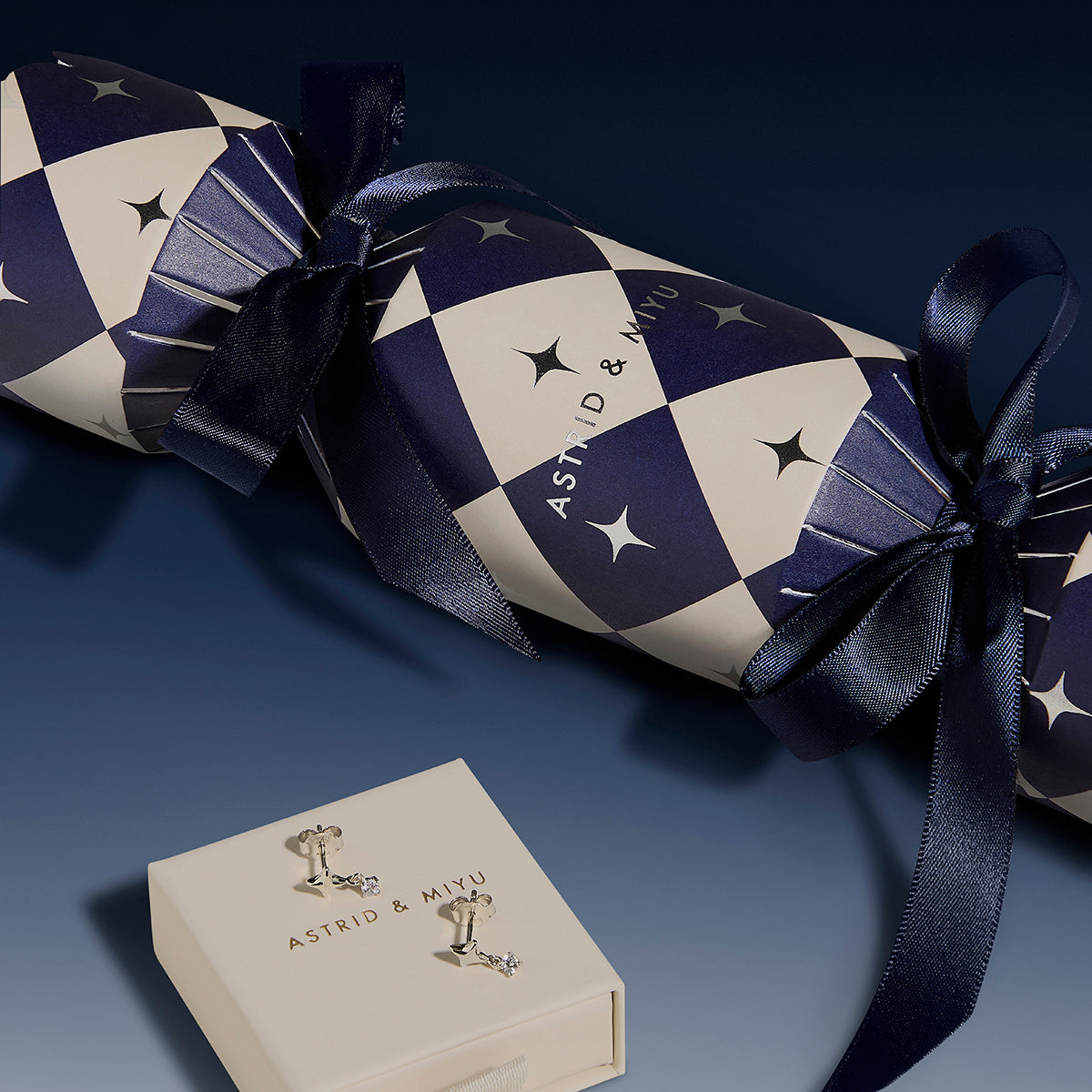 Cosmic Star Charm Studs Cracker in Silver