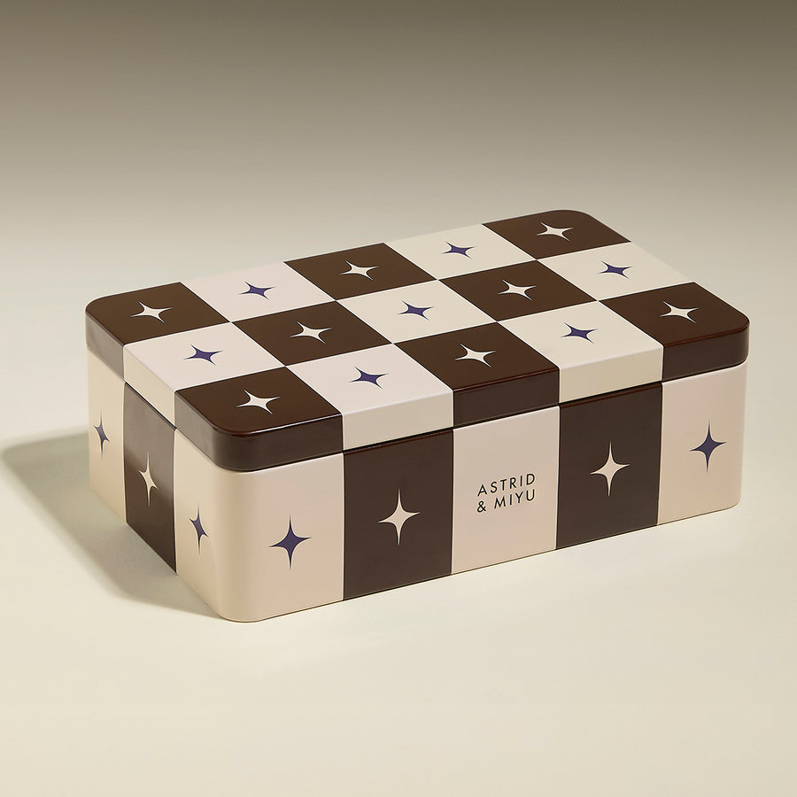 Q4_12_Day_Festive_Suite3511_Dark_Gradient-Astrid &amp; Miyu