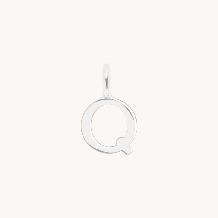 Initial Charms - Q Initial Charm 9k White Gold - Welding Charm - Astrid &amp; Miyu