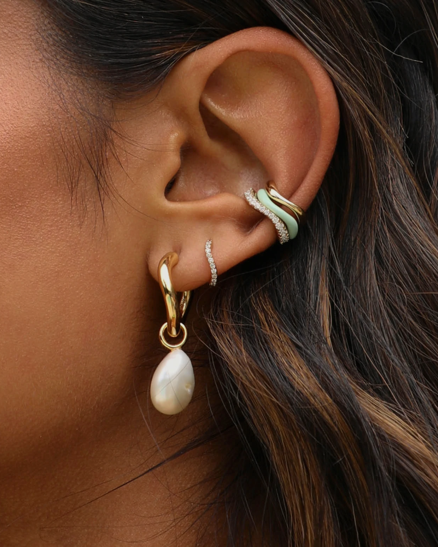 Rectangle_2212_1-Astrid &amp; Miyu