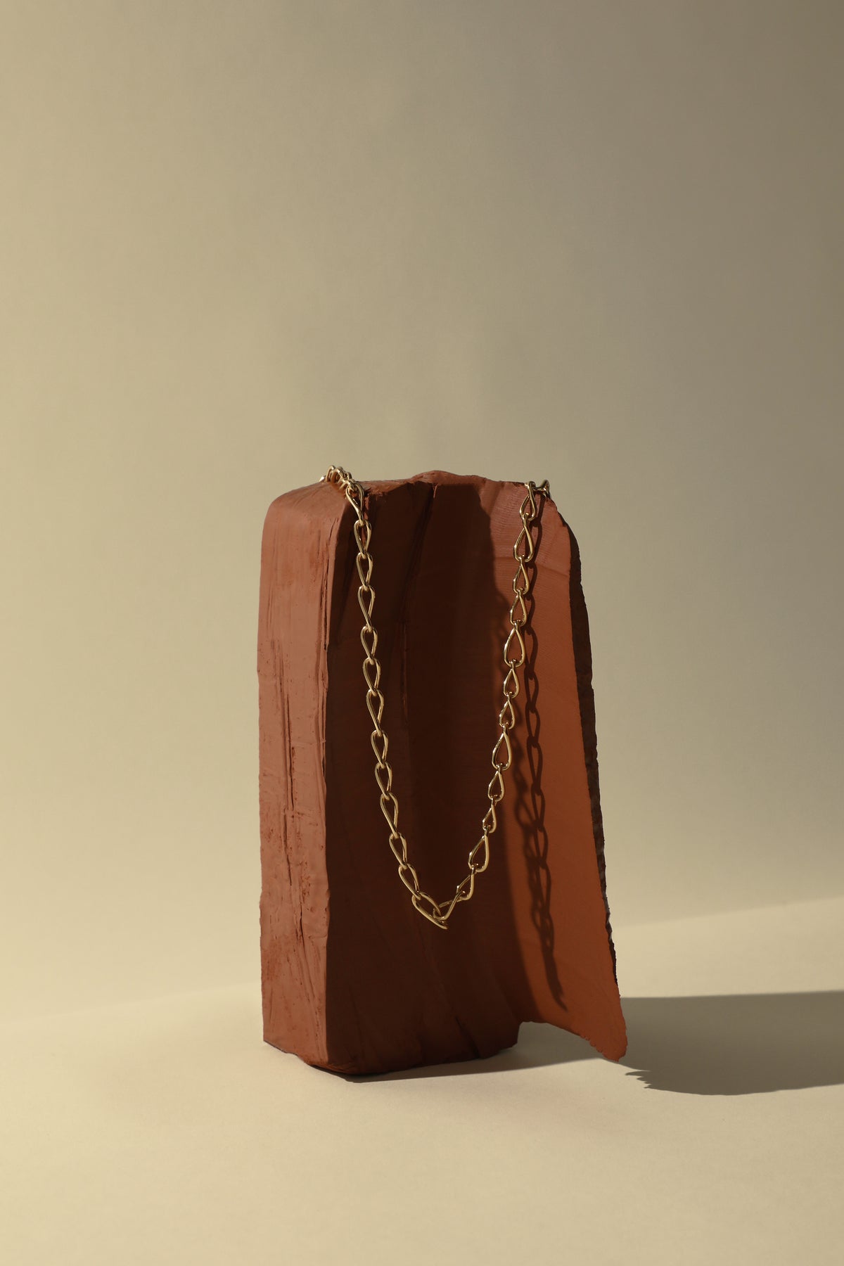 18k Gold Plated Jewellery - Infinite Chain Necklace in Gold - Chain Necklaces - Astrid &amp; Miyu