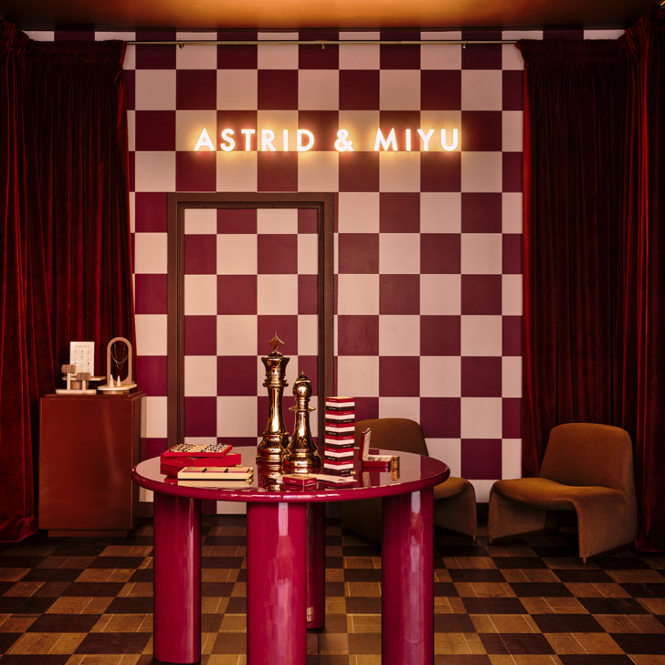 Store_block_on_GG_1-Astrid &amp; Miyu