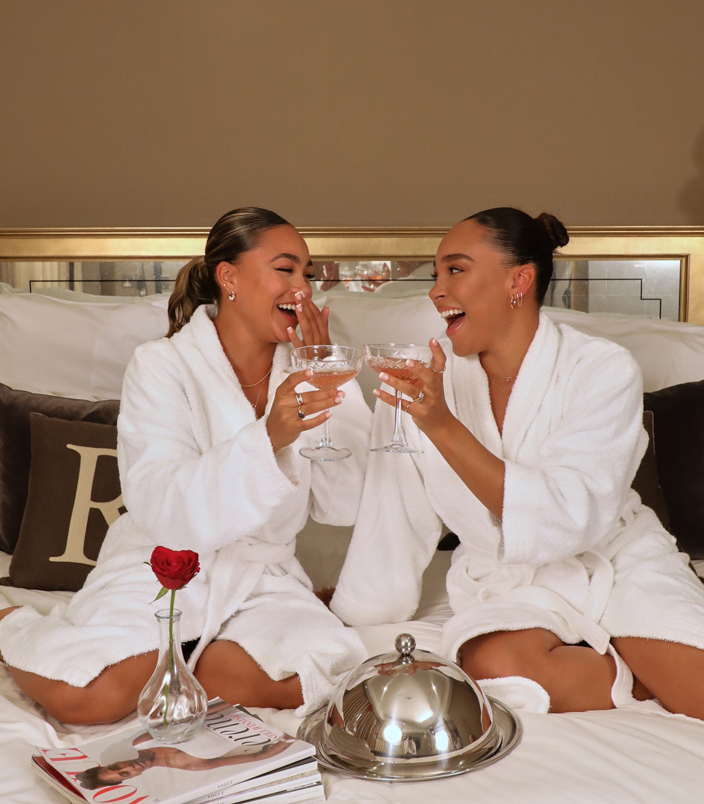 main_banner_right_1c0d4405-dd9f-4ff9-9677-cf58b5134600-Astrid &amp; Miyu