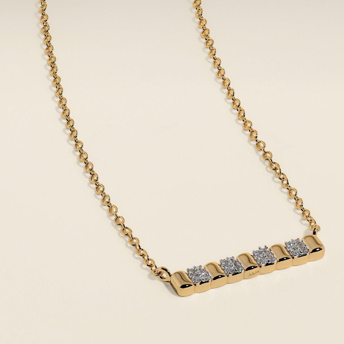 Crystal Ridged Bar Pendant Necklace in Gold