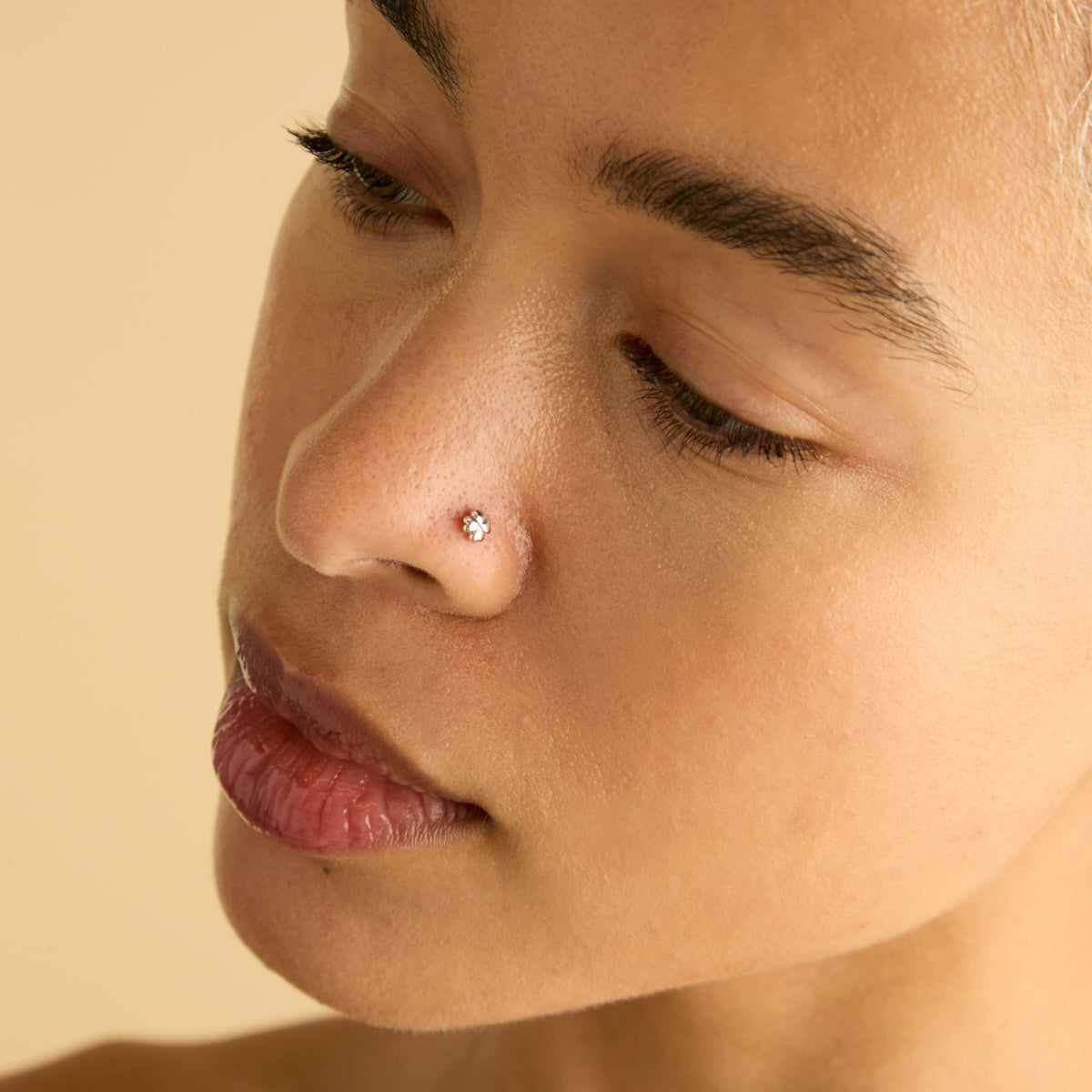 Flat Back Labret Studs - Clover Piercing Stud in Solid White Gold - Piercing Stud - Astrid &amp; Miyu