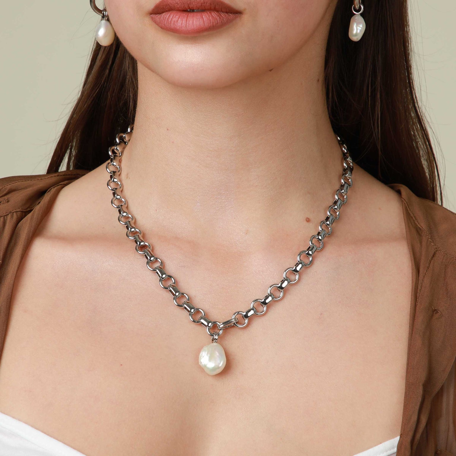 Pearl Link Chain Necklace in Silver worn
