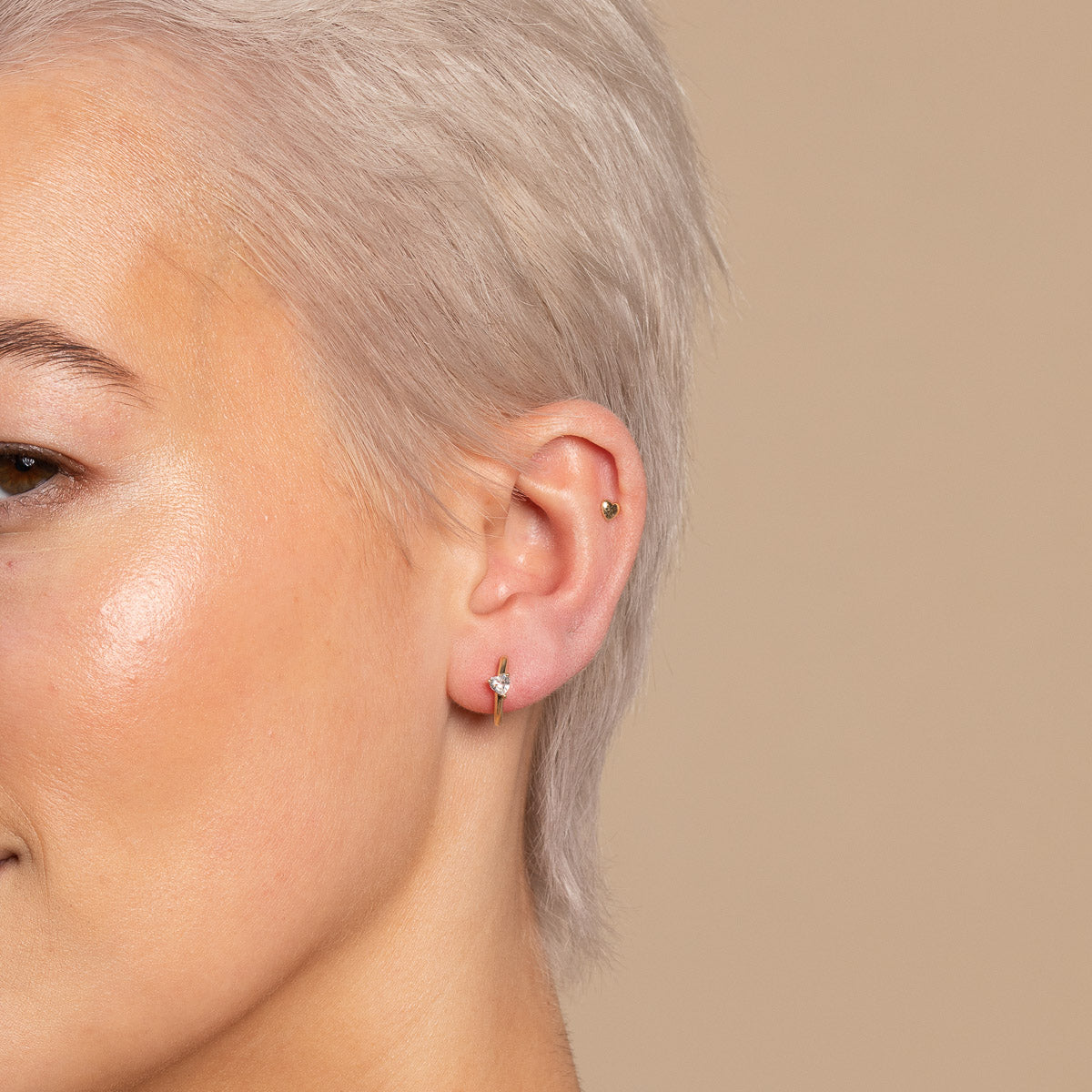 Earrings - Heart Gem Piercing Hoop in Solid Gold - Piercing Hoop - Astrid &amp; Miyu